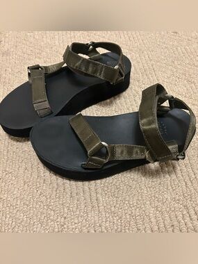 Teva Olive Green Velvet Strap Platform Sandals